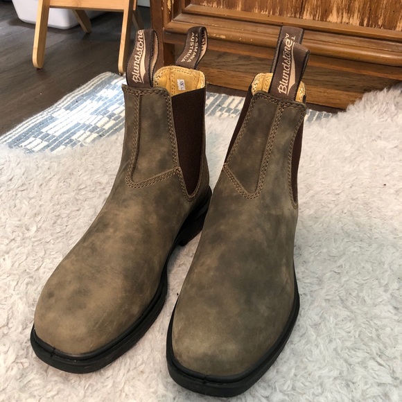 blundstone dress boot